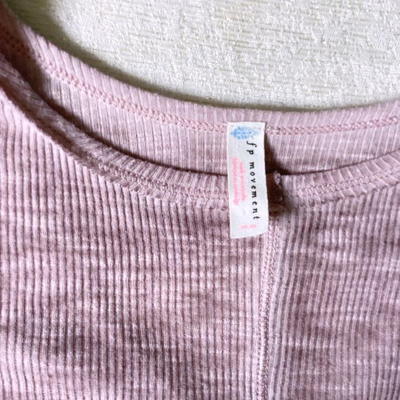 Free People Movement Lay Up Long Sleeve Top Woman’s Medium Mauve Pink Thumbholes - Picture 3 of 14